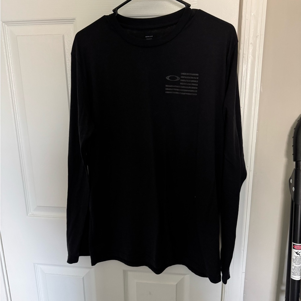 Oakley Men's Classic Black Long Sleeve Tee